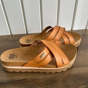 Reef Cushion Bloom Women sandals size 8